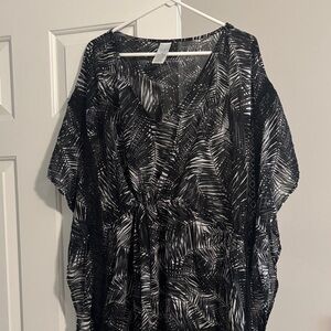 Time and Tru Black and White Palm-Print Swim Coverup